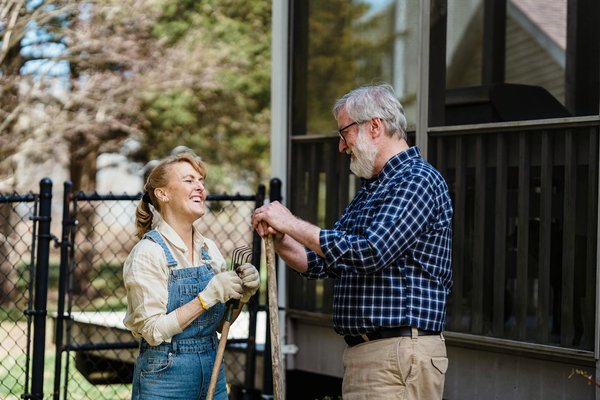 Santé dentaire des seniors : enjeux et précautions particulières